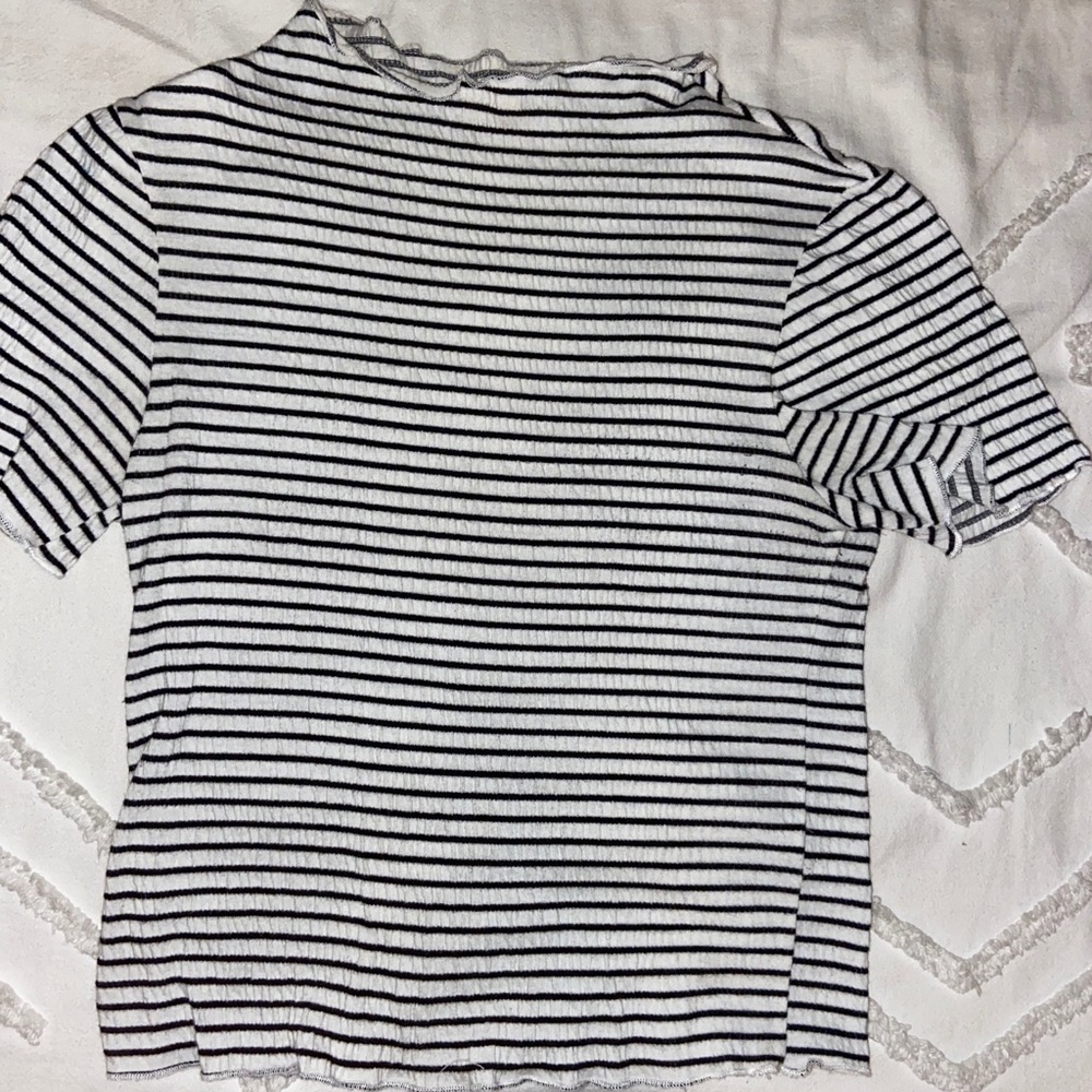 black and white stripped short sleeve